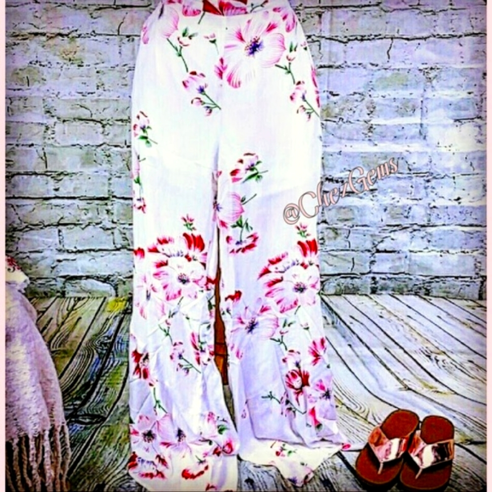 ❤HOST PICK❤ White floral palazzo pants NWT S M L - Picture 2 of 7